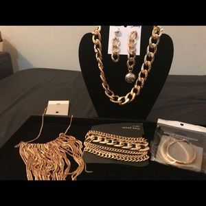 Gold jewelry  set -  women’s accessories